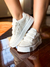 TENIS BRANCO E PRATA COM VELCRO FEMININO - comprar online