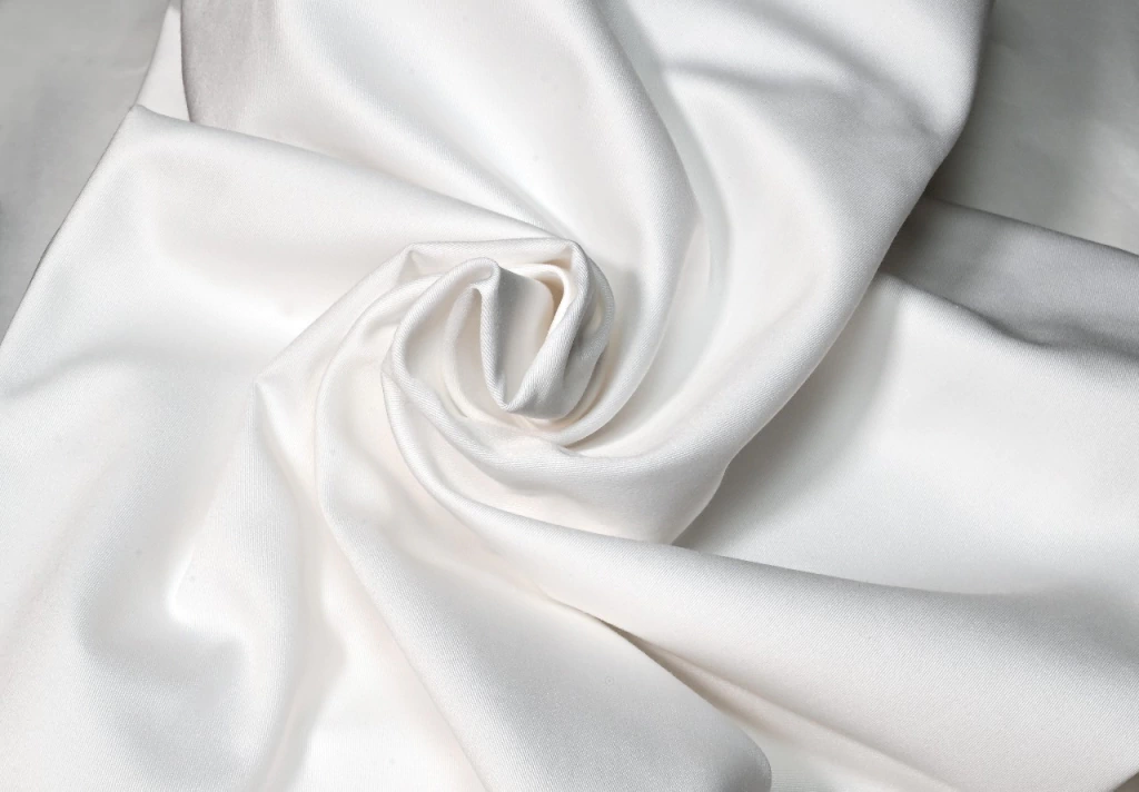 JUEGO DE SABANA SATEN- KING - 2.00 x 2,00 x 0,30