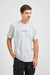 Remera Italics Gris