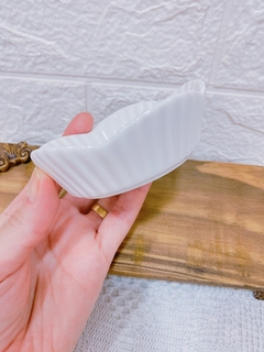 Petisqueira de Porcelana Redonda - A Casa Delas Home Décor