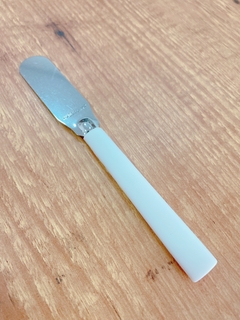 Kit com quatro Espátulas Brancas - comprar online