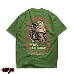 Camiseta Oversized "Falsos Mestres" - comprar online