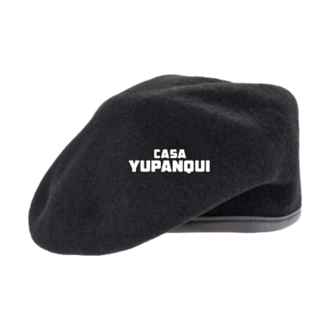 BOINA GENDARMERIA NEGRA CAIDA A LA DERECHA