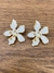 Brinco Flor "Cinco Pétalas" na internet