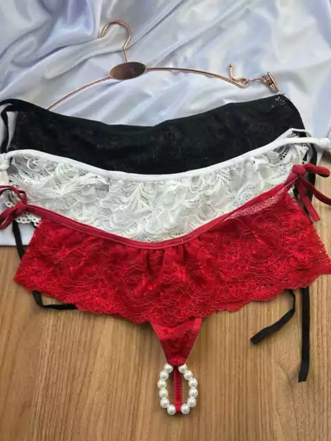 Calcinha tailandesa de renda lacinho