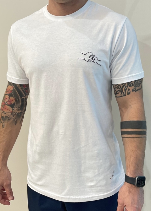 CAMISA BORDADA PUNHO CERRADO - BRANCA