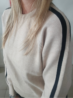 Sweter Line en internet