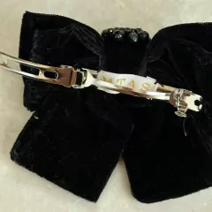 Laço Tulipa Veludo Preto Bordado Pedras - comprar online