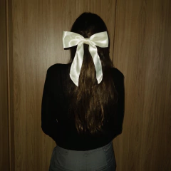 Laço Camélia Cetim Off White - comprar online