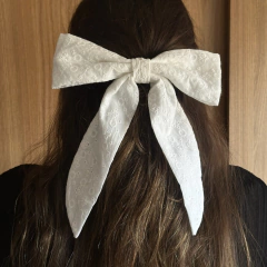 Laço Estrelizia Branco Laise na internet