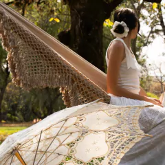 Elástico Scrunchie Lírio Caidinho Branco Estampa Bolas - comprar online