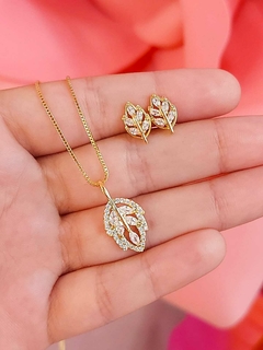 Conjunto folhas na internet