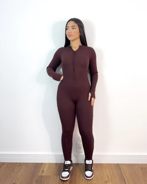 Macacão zíper tricot