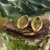 BRINCO OVAL ORGÂNICO DOURADO