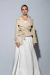 Gabardina corta color beige con cinturón y doble botonadura. Mod. azucena Sku. SO1000