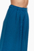 Pantalón ancho de pinzas en tono azul, con un diseño elegante y fluido. Mod. Yasmin sku. 34936