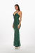 Vestido largo verde con lentejuelas, con tirantes finos y un diseño ajustado que resalta la figura. Mod. Queta sku. 33880