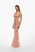 Vestido largo rosa con cuentas y lentejuelas, con tirantes delgados y detalles florales. Mod. Zenaida Sku. 35207