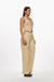Pantalón de lino en color beige con detalles a contraste y ajuste en la cintura.Mod. Esmeralda sku. 34881