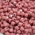 Quadrados passantes leitosos na cor rosa, medindo 10x10mm, dispostos em uma pilha. Ideal para artesanato e confecção de bijuterias.