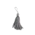 Pingente de seda em formato de tassel com 7cm de comprimento, na cor prata.