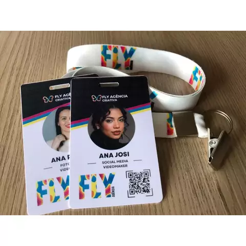 Crachá em PVC + Cordão Personalizado com sua logomarca