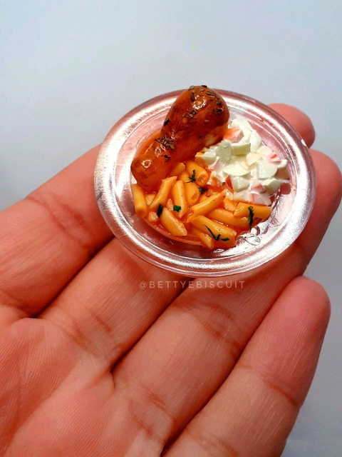 PF macarrão e frango para Barbie