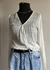 Blusa branca delicada c/ leve transparencia na internet