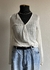 Blusa branca delicada c/ leve transparencia
