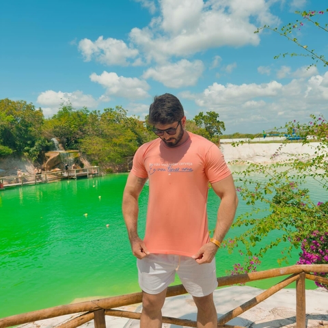 Eu não vou beber cerveja, eu vou tomar uma - Camisa Básica - Salmão - comprar online