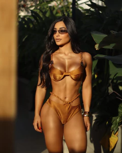 Imagem do Biquíni Hot Pants com cordas , com Bojo removível e detalhe dourado –