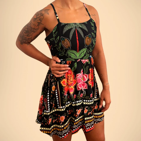 Vestido florido preto com amarração - comprar online