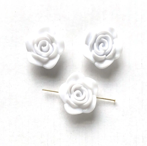Imagem do Rosa de resina passante