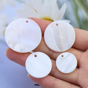 PINGENTE MADREPÉROLA REDONDO 1 FURO