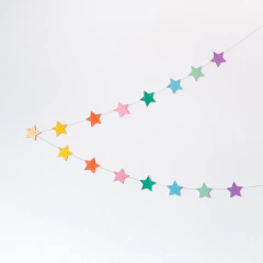 GUIRNALDA "ESTRELLAS ARCOÍRIS PASTEL"