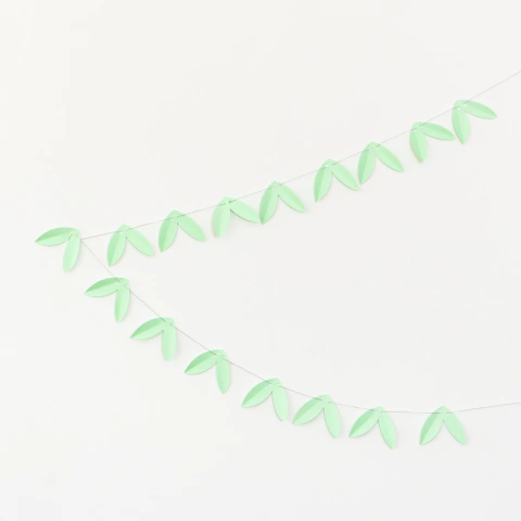 GUIRNALDA "HOJITAS DE MARGARITAS"