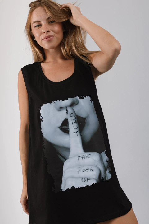 Musculosa Oversize SHUT THE FUCK Negro - comprar online