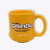 Caneca amarela de porcelana com logo Garfield em estilo 3D