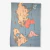Manta azul com estampa de mapa-múndi destacando continentes e países