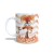 Caneca de cerâmica branca com estampa do personagem Ansiedade do filme Divertidamente e fundo com ondas laranja
