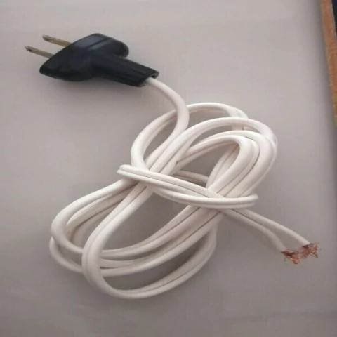 CABLE CON CLAVIJA 1.5Mtrs.