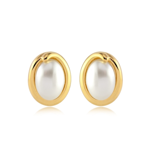 BRINCO OVAL COM PÉROLA