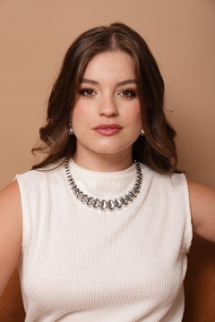 COLAR PRATEADO COM DESING ORGÂNICO - comprar online