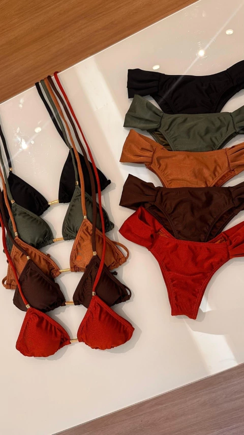 Biquíni Cortininha Calcinha Bombom Acetinado