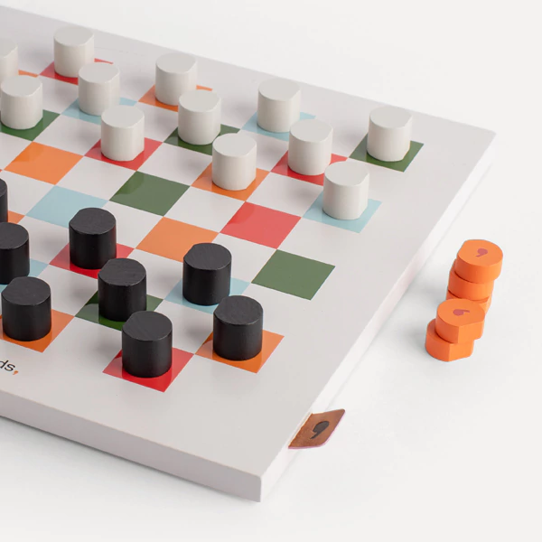 Jogo de Damas, Sorrisos secondary view