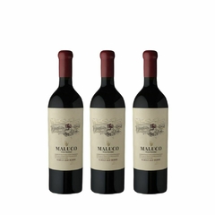 Tres botellas de vino tinto Maluco Family Red Blend de la bodega Cinco Sentidos.