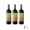 Conjunto de tres botellas de vino Casarena DNA Malbec de 750cc cada una, con etiquetas doradas.