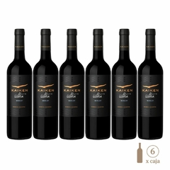 Seis botellas de vino Kaiken Ultra Merlot, cada una de 750cc, con etiquetas elegantes y un diseño moderno.