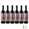 Seis botellas de vino tinto Bonarda "El Buscapleitos" de La Azul, con una etiqueta artística y elegante.
