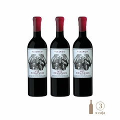 Tres botellas de vino Mil Demonios Vikingo Blend Corte Petit Verdot, con etiquetas ilustrativas y tapa roja.